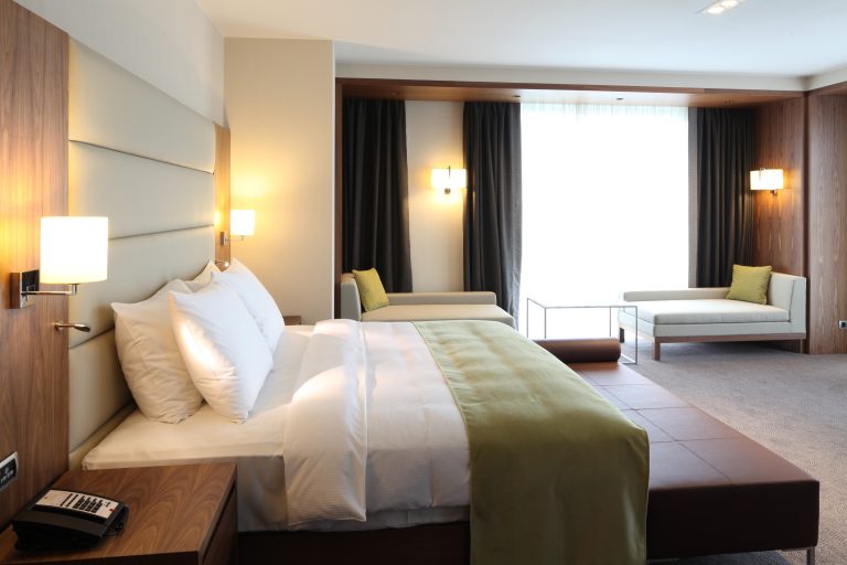 vecteezy_modern-hotel-interior_3585698